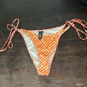 Triangl vinca pierre bottoms cheeky size medium